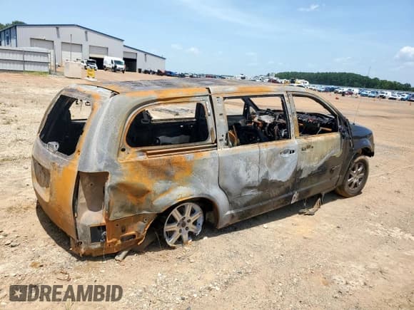 ✅ 2010 Chrysler Town & Country LX • VIN: 2A4RR2D17AR329999 • Lot: 65410325. Wystawiony na Copart z przebiegiem Nie podano. Bezpłatny archiwum sprzedaży aukcyjnych z USA i szczegółowy raport historii pojazdu na DreamBid. Zdjęcie 3.