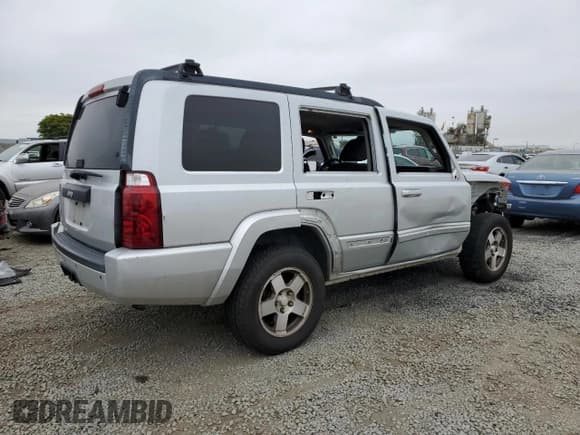 ✅ 2010 Jeep Commander Sport • VIN: 1J4RG4GK2AC121821 • Lot: 57793545. Listed on Copart with 171,405 mi. Free auction sales archive from the USA and detailed vehicle history report at DreamBid. Image 3.
