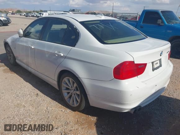 ✅ 2011 BMW 3 Series 328i • VIN: WBAPH7C52BE461257 • Лот: 43090952. Опубликован ранее на IAAI с пробегом 135 520 миль. Бесплатный доступ к архиву аукционных продаж из США и подробный отчёт об истории автомобиля на DreamBid. Изображение 3.