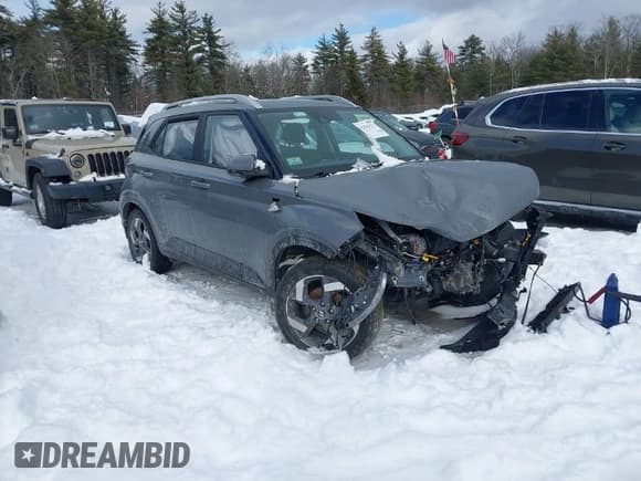 ✅ 2021 Hyundai Venue Denim • VIN: KMHRC8A31MU093143 • Lot: 41541572. Listed on IAAI with 24,804 mi. Free auction sales archive from the USA and detailed vehicle history report at DreamBid. Image 1.
