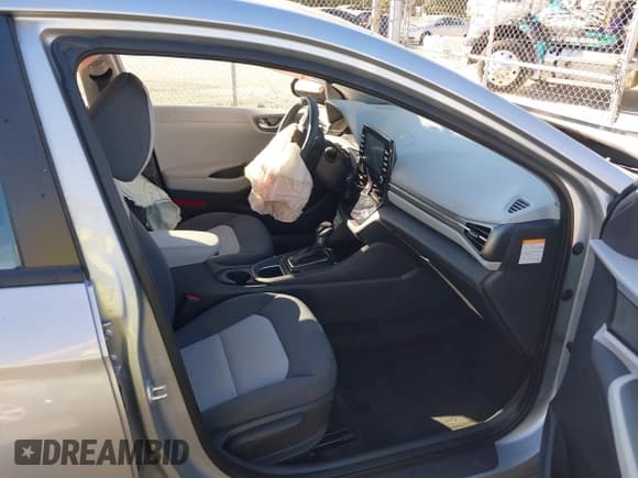 ✅ 2020 Hyundai Ioniq Blue • VIN: KMHC65LC1LU219492 • Lot: 40657406. Wystawiony na IAAI z przebiegiem 117 063 mil. Bezpłatny archiwum sprzedaży aukcyjnych z USA i szczegółowy raport historii pojazdu na DreamBid. Zdjęcie 5.