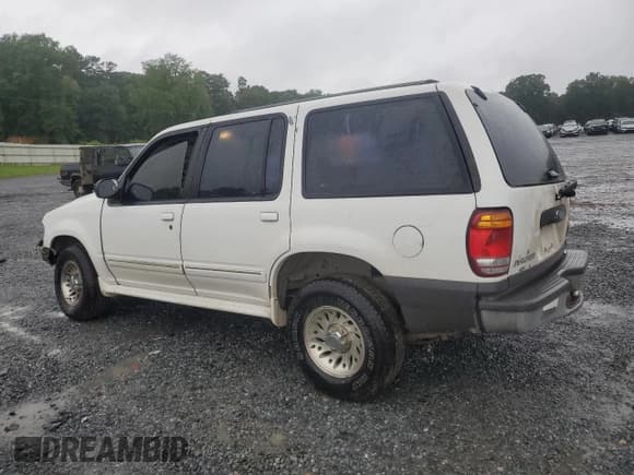 ✅ 1999 Ford Explorer XL • VIN: 1FMZU34X6XUB24177 • Лот: 68488365. Опубликован ранее на Copart с пробегом 238 058 миль. Бесплатный доступ к архиву аукционных продаж из США и подробный отчёт об истории автомобиля на DreamBid. Изображение 2.