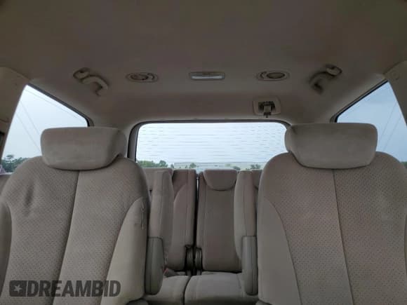 ✅ 2007 Hyundai Entourage GLS • VIN: KNDMC233376032281 • Лот: 73967304. Опубликован ранее на Copart с пробегом 252 331 миль. Бесплатный доступ к архиву аукционных продаж из США и подробный отчёт об истории автомобиля на DreamBid. Изображение 10.