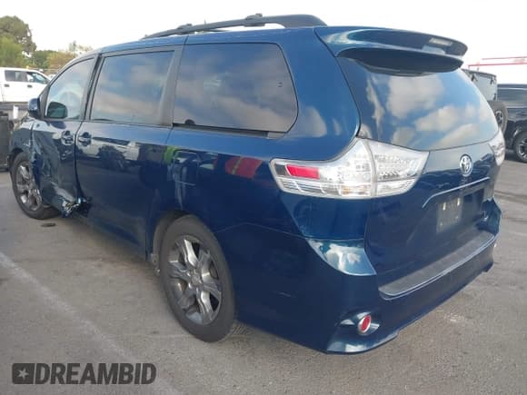 ✅ 2012 Toyota Sienna SE • VIN: 5TDXK3DC7CS232806 • Lot: 43348728. Listed on IAAI with 166,512 mi. Free auction sales archive from the USA and detailed vehicle history report at DreamBid. Image 3.