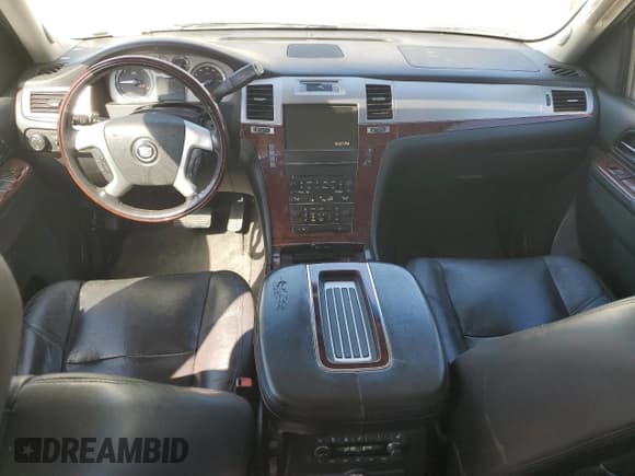 ✅ 2012 Cadillac Escalade ESV Luxury • VIN: 1GYS4HEF3CR204519 • Лот: 46680695. Опубликован ранее на Copart с пробегом 138 238 миль. Бесплатный доступ к архиву аукционных продаж из США и подробный отчёт об истории автомобиля на DreamBid. Изображение 8.