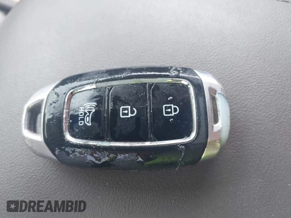 ✅ 2020 Hyundai Santa Fe SEL • VIN: 5NMS33AD8LH216623 • Lot: 42966018. Wystawiony na IAAI z przebiegiem 60 741 mil. Bezpłatny archiwum sprzedaży aukcyjnych z USA i szczegółowy raport historii pojazdu na DreamBid. Zdjęcie 11.