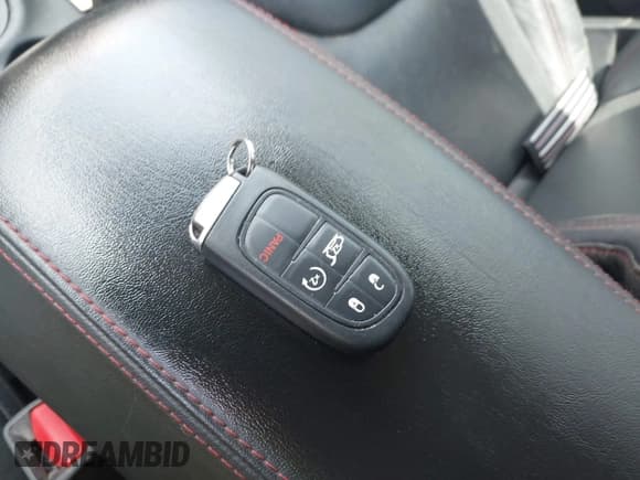 ✅ 2017 Jeep Cherokee Trailhawk L Plus • VIN: 1C4PJMBS4HD217640 • Lot: 42546332. Wystawiony na IAAI z przebiegiem 58 141 mil. Bezpłatny archiwum sprzedaży aukcyjnych z USA i szczegółowy raport historii pojazdu na DreamBid. Zdjęcie 11.