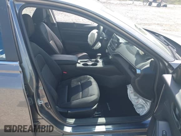 ✅ 2024 Nissan Altima S • VIN: 1N4BL4BV4RN413139 • Lot: 43126647. Wystawiony na IAAI z przebiegiem 7 808 mil. Bezpłatny archiwum sprzedaży aukcyjnych z USA i szczegółowy raport historii pojazdu na DreamBid. Zdjęcie 5.