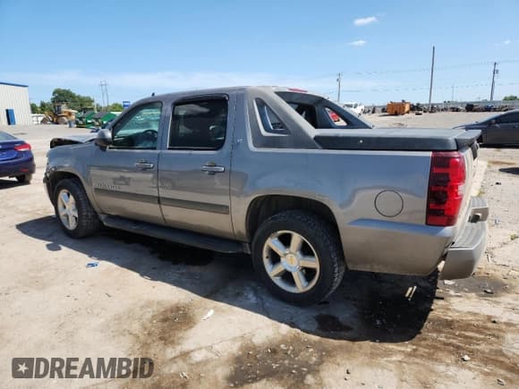 ✅ 2007 Chevrolet Avalanche LS • VIN: 3GNEC12097G294530 • Lot: 66284155. Listed on Copart with 300,600 mi. Free auction sales archive from the USA and detailed vehicle history report at DreamBid. Image 2.