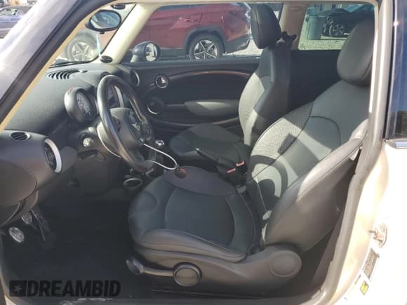 ✅ 2011 MINI Hardtop S • VIN: WMWSV3C51BTY23442 • Lot: 69919925. Listed on Copart with Not provided. Free auction sales archive from the USA and detailed vehicle history report at DreamBid. Image 7.