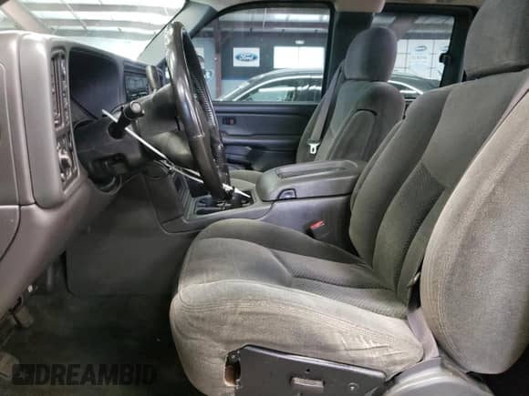 ✅ 2004 Chevrolet Silverado 1500 Z71 • VIN: 2GCEK19T541154216 • Lot: 72559924. Wystawiony na Copart z przebiegiem 150 728 mil mil. Skorzystaj z bezpłatnego archiwum sprzedaży aukcyjnych z USA i zobacz szczegółowy raport historii pojazdu na DreamBid. Zdjęcie 7.