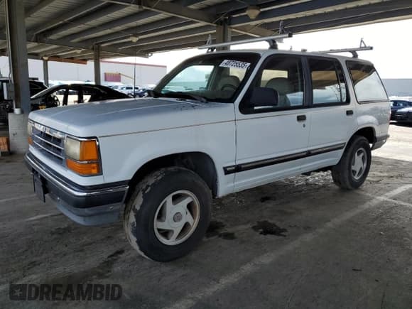 ✅ 1992 Ford Explorer Eddie Bauer • VIN: 1FMDU34X3NUB46550 • Lot: 48725535. Listed on Copart with 95,424 mi. Free auction sales archive from the USA and detailed vehicle history report at DreamBid. Image 1.