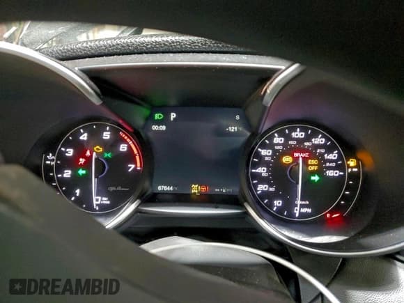 ✅ 2017 Alfa Romeo Giulia Ti • VIN: ZARFAEEN9H7553022 • Лот: 95876785. Опубликован ранее на Copart с пробегом 67 644 миль. Бесплатный доступ к архиву аукционных продаж из США и подробный отчёт об истории автомобиля на DreamBid. Изображение 9.