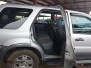 ✅ 2006 Ford Escape XLT • VIN: 1FMYU03136KA41436 • Lot: 43741102. Wystawiony na IAAI z przebiegiem 115 499 mil. Bezpłatny archiwum sprzedaży aukcyjnych z USA i szczegółowy raport historii pojazdu na DreamBid. Zdjęcie 8.