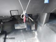 ✅ 2018 Chevrolet Silverado 1500 Work Truck • VIN: 1GCRCNEH4JZ262630 • Lot: 43312621. Wystawiony na IAAI z przebiegiem 192 882 mil. Bezpłatny archiwum sprzedaży aukcyjnych z USA i szczegółowy raport historii pojazdu na DreamBid. Zdjęcie 11.