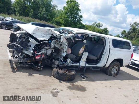 ✅ 2017 Toyota Tacoma SR5 • VIN: 5TFCZ5AN8HX066776 • Lot: 43102320. Wystawiony na IAAI z przebiegiem 126 661 mil. Bezpłatny archiwum sprzedaży aukcyjnych z USA i szczegółowy raport historii pojazdu na DreamBid. Zdjęcie 15.