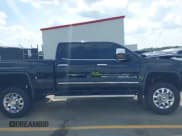 ✅ 2017 GMC Sierra 2500HD Denali • VIN: 1GT12UEY8HF213646 • Лот: 42129737. Опубликован ранее на IAAI с пробегом 82 369 миль. Бесплатный доступ к архиву аукционных продаж из США и подробный отчёт об истории автомобиля на DreamBid. Изображение 13.