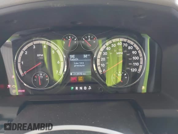 ✅ 2009 Dodge 1500 SLT • VIN: 1D3HB13T49S712884 • Lot: 41428616. Wystawiony na IAAI z przebiegiem 213 978 mil. Bezpłatny archiwum sprzedaży aukcyjnych z USA i szczegółowy raport historii pojazdu na DreamBid. Zdjęcie 7.