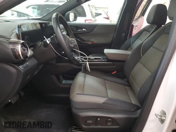 ✅ 2025 Chevrolet Equinox AWD LT • VIN: 3GNAXPEG5SL232069 • Lot: 67005805. Wystawiony na Copart z przebiegiem 7 098 mil. Bezpłatny archiwum sprzedaży aukcyjnych z USA i szczegółowy raport historii pojazdu na DreamBid. Zdjęcie 7.