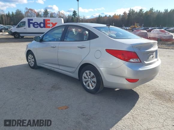 ✅ 2015 Hyundai Accent GLS • VIN: KMHCT4AE9FU889464 • Лот: 43640026. Опубликован ранее на IAAI с пробегом 151 086 миль. Бесплатный доступ к архиву аукционных продаж из США и подробный отчёт об истории автомобиля на DreamBid. Изображение 3.