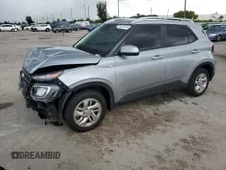 2020 Hyundai Venue SEL z VIN KMHRC8A31LU017582, wystawiony jako Copart lot #71413174 z przebiegiem 87 714 mil mil oraz Szkoda całkowita • Salvage title. Historia ofert i sprzedaży dostępna na DreamBid. Obrazek 1.