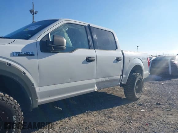 ✅ 2015 Ford F-150 XLT • VIN: 1FTEW1E85FFA58636 • Lot: 43142847. Wystawiony na IAAI z przebiegiem 195 147 mil. Bezpłatny archiwum sprzedaży aukcyjnych z USA i szczegółowy raport historii pojazdu na DreamBid. Zdjęcie 6.