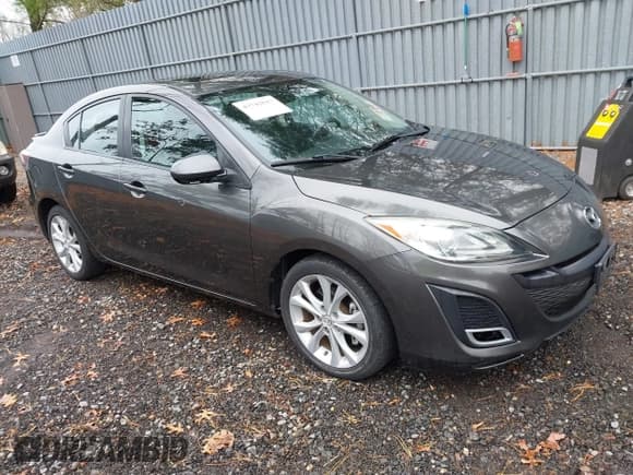 ✅ 2010 Mazda 3 S Grand Touring • VIN: JM1BL1S61A1326425 • Лот: 43742017. Опубликован ранее на IAAI с пробегом 130 893 миль. Бесплатный доступ к архиву аукционных продаж из США и подробный отчёт об истории автомобиля на DreamBid. Изображение 1.