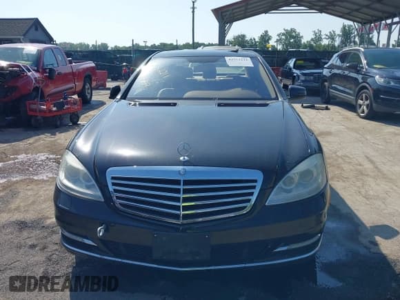 ✅ 2011 Mercedes-Benz S 550 • VIN: WDDNG8GB8BA375872 • Лот: 42552211. Опубликован ранее на IAAI с пробегом 132 354 миль. Бесплатный доступ к архиву аукционных продаж из США и подробный отчёт об истории автомобиля на DreamBid. Изображение 12.