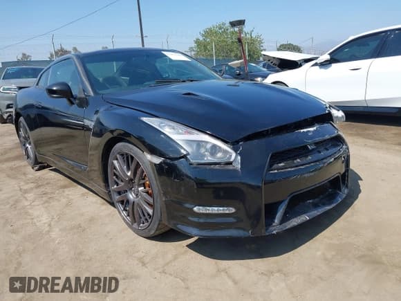 ✅ 2016 Nissan GT-R Premium • VIN: JN1AR5EF8GM290918 • Лот: 42476340. Опубликован ранее на IAAI с пробегом 23 667 миль. Бесплатный доступ к архиву аукционных продаж из США и подробный отчёт об истории автомобиля на DreamBid. Изображение 1.