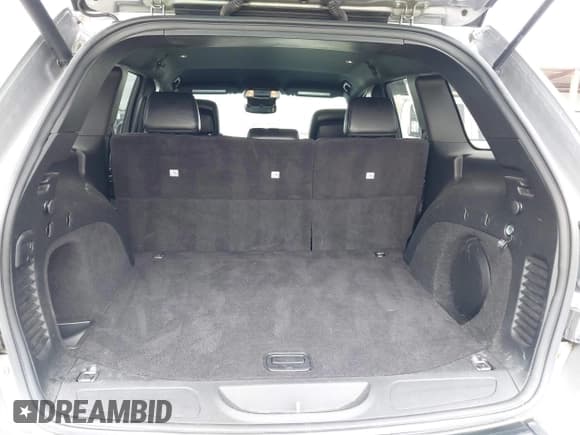 ✅ 2019 Jeep Grand Cherokee Upland • VIN: 1C4RJFAG8KC692741 • Lot: 42868590. Listed on IAAI with 61,333 mi. Free auction sales archive from the USA and detailed vehicle history report at DreamBid. Image 19.