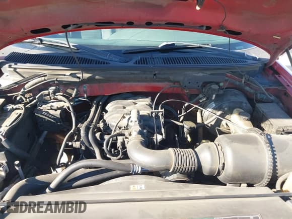 ✅ 2003 Ford F-150 XL • VIN: 2FTRX17213CA25521 • Lot: 42673697. Wystawiony na IAAI z przebiegiem 217 883 mil. Bezpłatny archiwum sprzedaży aukcyjnych z USA i szczegółowy raport historii pojazdu na DreamBid. Zdjęcie 10.