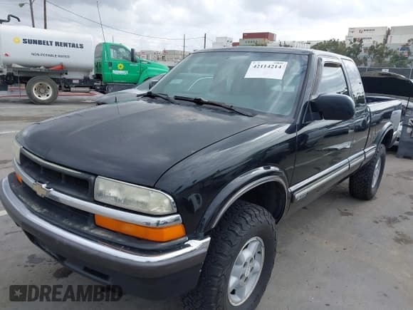 ✅ 2001 Chevrolet S-10 LS • VIN: 1GCDT19W51K140881 • Лот: 42114214. Опубликован ранее на IAAI с пробегом 347 913 миль. Бесплатный доступ к архиву аукционных продаж из США и подробный отчёт об истории автомобиля на DreamBid. Изображение 6.