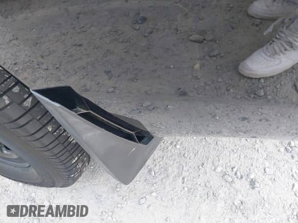 2016 Chevrolet Tahoe Commercial with VIN 1GNSKDEC9GR351872, listed as a IAAI auction lot 42239404 with 144,693 mi miles and . Bid and sale history available at DreamBid. Image 18.