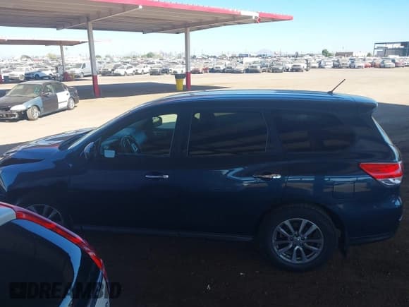 ✅ 2015 Nissan Pathfinder S • VIN: 5N1AR2MN4FC625872 • Lot: 43656579. Listed on IAAI with 139,277 mi. Free auction sales archive from the USA and detailed vehicle history report at DreamBid. Image 14.