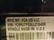 ✅ 2020 Jeep Gladiator Overland • VIN: 1C6HJTFG5LL216409 • Lot: 43627529. Wystawiony na IAAI z przebiegiem 83 052 mil. Bezpłatny archiwum sprzedaży aukcyjnych z USA i szczegółowy raport historii pojazdu na DreamBid. Zdjęcie 9.