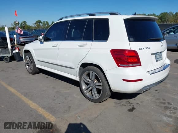 ✅ 2014 Mercedes-Benz GLK 350 • VIN: WDCGG5HB1EG218793 • Лот: 43558486. Опубликован ранее на IAAI с пробегом 205 171 миль. Бесплатный доступ к архиву аукционных продаж из США и подробный отчёт об истории автомобиля на DreamBid. Изображение 3.
