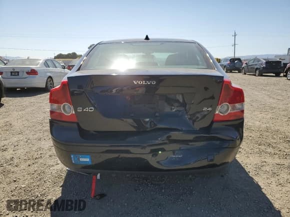 ✅ 2007 Volvo S40 2.4L • VIN: YV1MS390672300912 • Лот: 57485655. Опубликован ранее на Copart с пробегом 78 645 миль. Бесплатный доступ к архиву аукционных продаж из США и подробный отчёт об истории автомобиля на DreamBid. Изображение 6.