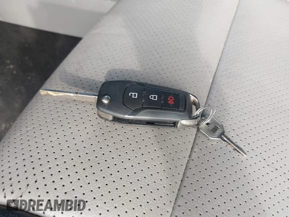 ✅ 2017 Ford F-250 Lariat • VIN: 1FT7W2BTXHEF51471 • Lot: 43241276. Wystawiony na IAAI z przebiegiem 110 887 mil. Bezpłatny archiwum sprzedaży aukcyjnych z USA i szczegółowy raport historii pojazdu na DreamBid. Zdjęcie 11.