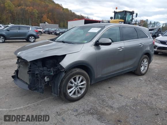 ✅ 2019 Kia Sorento LX • VIN: 5XYPGDA55KG488323 • Lot: 43515251. Listed on IAAI with 103,245 mi. Free auction sales archive from the USA and detailed vehicle history report at DreamBid. Image 18.