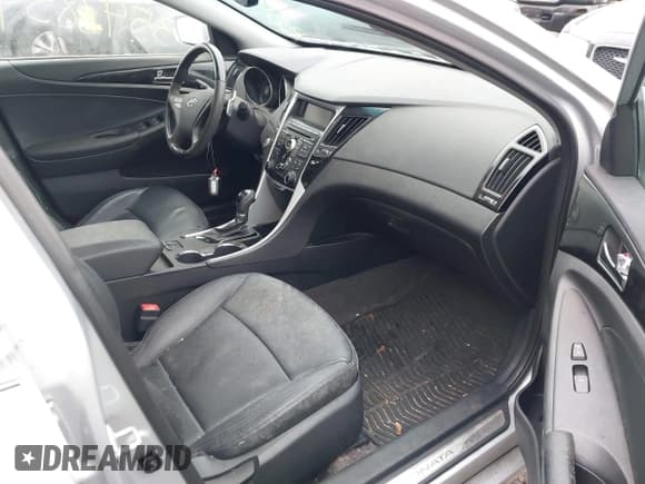 ✅ 2011 Hyundai Sonata SE • VIN: 5NPEC4ABXBH294372 • Lot: 43547834. Wystawiony na IAAI z przebiegiem 152 395 mil. Bezpłatny archiwum sprzedaży aukcyjnych z USA i szczegółowy raport historii pojazdu na DreamBid. Zdjęcie 5.