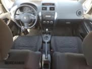 ✅ 2008 Suzuki SX4 • VIN: JS2YB413985111096 • Lot: 60482755. Wystawiony na Copart z przebiegiem 123 189 mil. Bezpłatny archiwum sprzedaży aukcyjnych z USA i szczegółowy raport historii pojazdu na DreamBid. Zdjęcie 8.