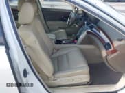 ✅ 2010 Acura RL Technology • VIN: JH4KB2F65AC002772 • Lot: 39307769. Wystawiony na IAAI z przebiegiem 205 870 mil. Bezpłatny archiwum sprzedaży aukcyjnych z USA i szczegółowy raport historii pojazdu na DreamBid. Zdjęcie 5.