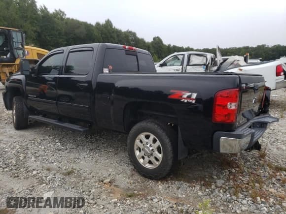 ✅ 2013 Chevrolet Silverado 2500HD LTZ • VIN: 1GC1KYE87DF169768 • Lot: 71650664. Wystawiony na Copart z przebiegiem 176 522 mil. Bezpłatny archiwum sprzedaży aukcyjnych z USA i szczegółowy raport historii pojazdu na DreamBid. Zdjęcie 2.