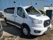 ✅ 2022 Ford Transit Passenger XL • VIN: 1FBAX2Y85NKA49233 • Lot: 43812314. Wystawiony na Copart z przebiegiem 53 599 mil. Bezpłatny archiwum sprzedaży aukcyjnych z USA i szczegółowy raport historii pojazdu na DreamBid. Zdjęcie 4.