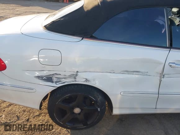 ✅ 2006 Mercedes-Benz CLK 350 • VIN: WDBTK56F56F203955 • Lot: 41391569. Wystawiony na IAAI z przebiegiem 130 907 mil. Bezpłatny archiwum sprzedaży aukcyjnych z USA i szczegółowy raport historii pojazdu na DreamBid. Zdjęcie 18.