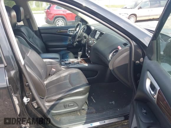 ✅ 2013 Nissan Pathfinder SL • VIN: 5N1AR2MM3DC661587 • Lot: 42824483. Listed on IAAI with 200,776 mi. Free auction sales archive from the USA and detailed vehicle history report at DreamBid. Image 5.