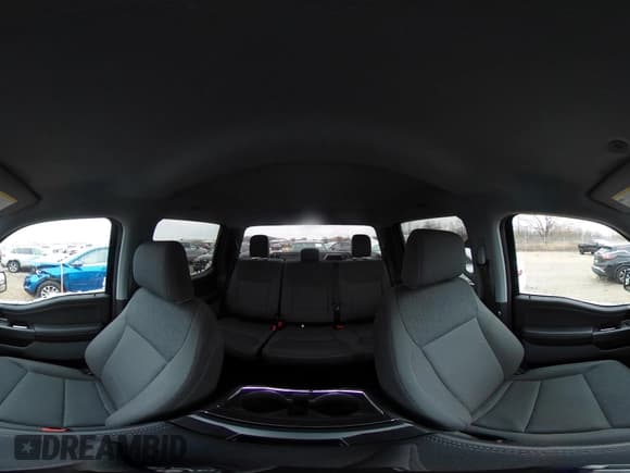 ✅ 2024 Ford F-150 Lightning Flash • VIN: 1FT6W3L75RWG19013 • Lot: 43724165. Wystawiony na IAAI z przebiegiem 10 160 mil. Bezpłatny archiwum sprzedaży aukcyjnych z USA i szczegółowy raport historii pojazdu na DreamBid. Zdjęcie 18.