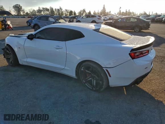 ✅ 2018 Chevrolet Camaro 1SS • VIN: 1G1FE1R78J0158596 • Lot: 93985195. Wystawiony na Copart z przebiegiem 53 218 mil. Bezpłatny archiwum sprzedaży aukcyjnych z USA i szczegółowy raport historii pojazdu na DreamBid. Zdjęcie 2.