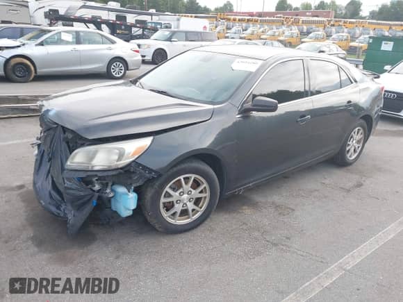 2014 Chevrolet Malibu LS z VIN 1G11A5SL5EF123179, wystawiony jako IAAI lot #43054280 z przebiegiem 183 213 mil mil oraz . Historia ofert i sprzedaży dostępna na DreamBid. Obrazek 2.