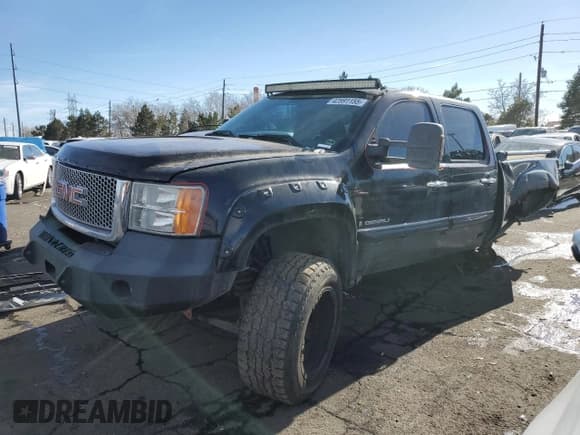 ✅ 2007 GMC Sierra Denali • VIN: 2GTEK638171707014 • Lot: 42591155. Listed on Copart with 263,123 mi. Free auction sales archive from the USA and detailed vehicle history report at DreamBid. Image 1.